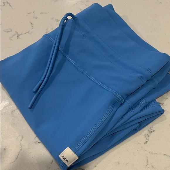 Vuori Daily Blue Leggings - Picture 3 of 6